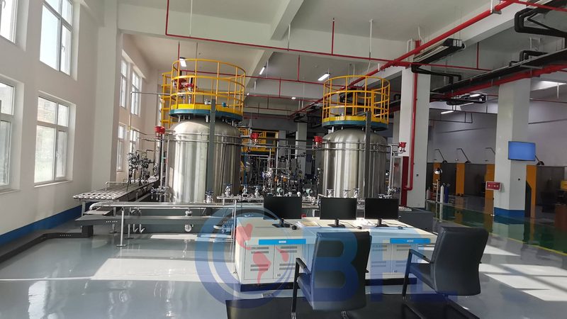 制药行业不锈钢储罐：标准解析与选型要点**